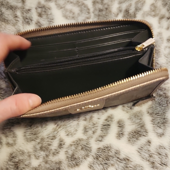 Coach Brown and Purple Floral Tote Bag W/Wallet - Picture 6 of 8